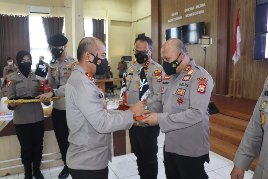 Tiga Polres Dapat Bendera Hitam Dari Kapolda