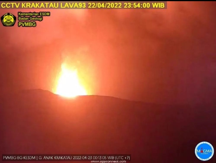 Gunung Anak Krakatau Kembali Erupsi, Warga Diminta Waspada Radius 2 Km