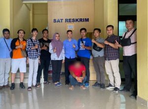 Bejat !! Sopir Angkot Nekat Menggerayangi Penumpang Pelajar SMP