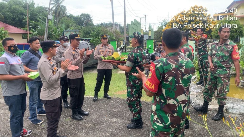 Diluar Dugaan Tiga Kapolsek Kompak Geruduk Koramil 408-02 Kaur Utara