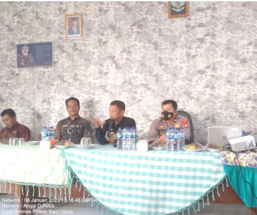 Program Jumat Curhat, Kapolsek Diminta Kawal Pupuk Bersubsidi Di Wilayah Kaur Utara