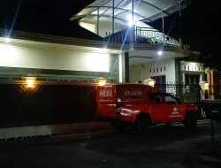 Tim Gabungan Polda Bengkulu Geledah Rumah Mantan Bupati Kaur, Berikut Barang Yang Disita Polisi