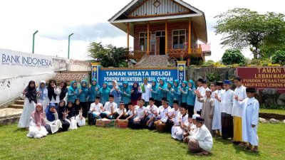 Ramadhan Penuh Berkah, Ketua Tim Penggerak PKK Lebong Santuni Warga Yang Kurang Mampu