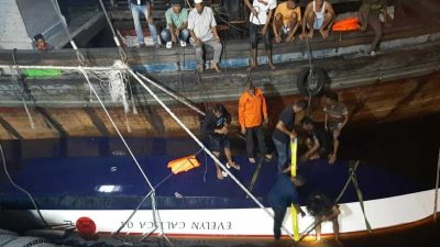 Tim Sar Gabungan Berhasil Evakuasi 76 Penumpang Kapal Yang Terbalik Di Riau 12 Orang Dinyatakan Tewas