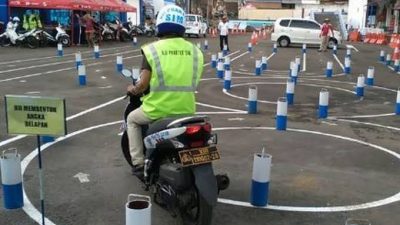 Viral di Media Sosial: Protes Seorang Ibu Terkait Ujian Praktik SIM C Menjadi Sorotan