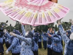 Kabar Gembira Bagi PNS dan Pensiunan Gaji ke-13 Akan Segera Cair