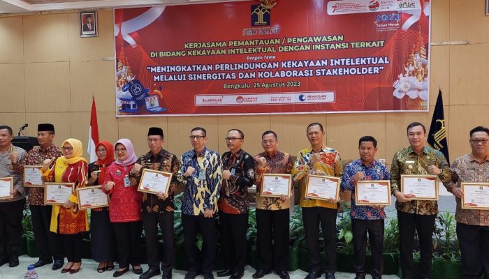 Momen Hari Dharma Karya Dhika, Bupati Lebong Terima Penghargaan Dari Kemenkumham RI Wilayah Bengkulu