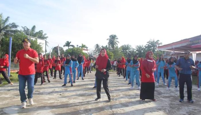 Dinas Kesehatan BU Gelar Gebyar Sehat Bersama Serta Berbagi Door Prize Di Kecamatan Pinang Raya