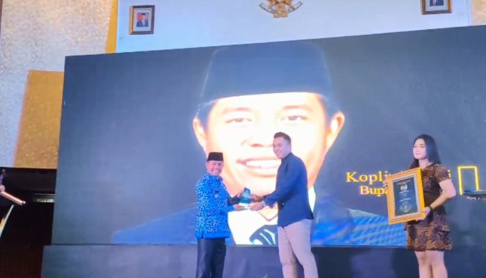 Prestasi Gemilang Kembali Diraih Bupati Lebong Kopli Ansori Dengan Gelar Best Future Leaders of Indonesia 2023