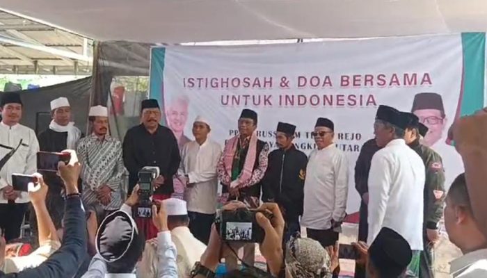 Mahfud MD Kunjungi Pondok Pesantren Darussalam, Mendorong Persatuan dan Kesejahteraan Guru Ngaji
