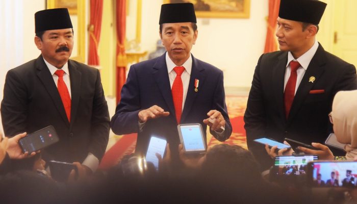 Presiden Jokowi Melantik Hadi Tjahjanto sebagai Menko Polhukam Menggantikan Mahfud MD, AHY Dilantik sebagai Menteri ATR