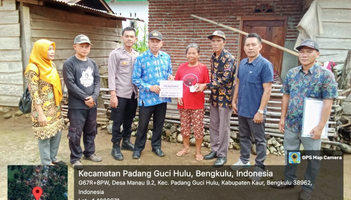Empat KPM Menerima BLT DD Desa Manau Sembilan II Terima Bantuan Tahap Pertama