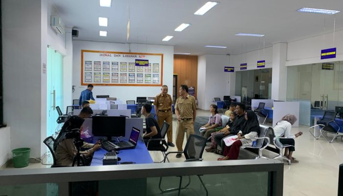 Hari Pertama Masuk Kerja Pasca Libur Hari Raya 1445 H Disdukcapil Kabupaten Mesuji di Serbu Warga Mengurus Dokumen Kependudukan