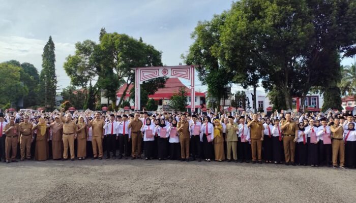 Pemkab Bengkulu Utara Serahkan SK Perpanjangan PPPK 2025