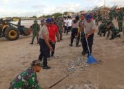 Polda Bali bersama TNI dan Masyarakat Gelar Karya Bakti Pembersihan Pantai Kedonganan dan Kuta