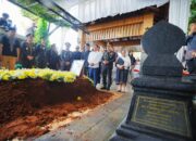 Hadiri Pemakaman, Kapolri: Pesan Eyang Meri Jadi Inspirasi dan Semangat Keluarga Besar Polri 