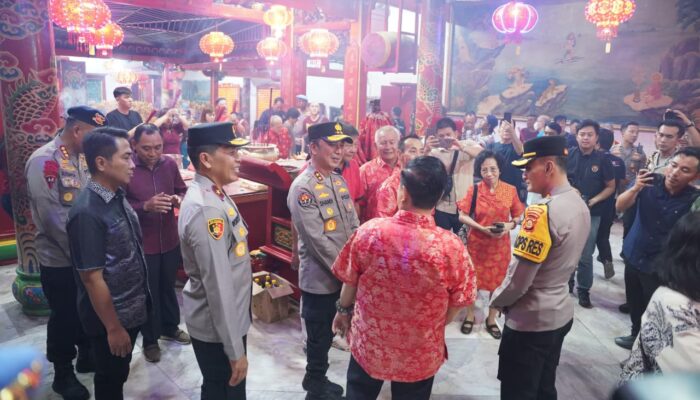 Pastikan Malam Imlek Aman, Kapolda Sumsel Tinjau Pengamanan Sejumlah Klenteng di Palembang