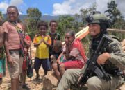 Saat Polisi dan Anak-Anak Papua Tertawa Bersama di Sugapa
