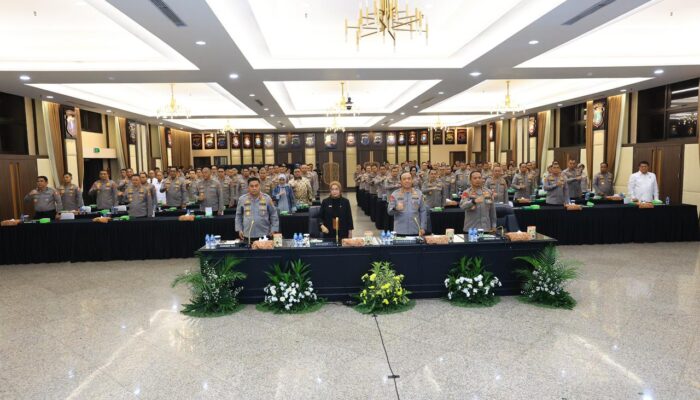 WAKAPOLRI BUKA RAKERNIS EMPAT FUNGSI PUSAT POLRI 2026, TEGASKAN PENGUATAN ORGANISASI DAN BERI PENGHARGAAN IKPA TERBAIK