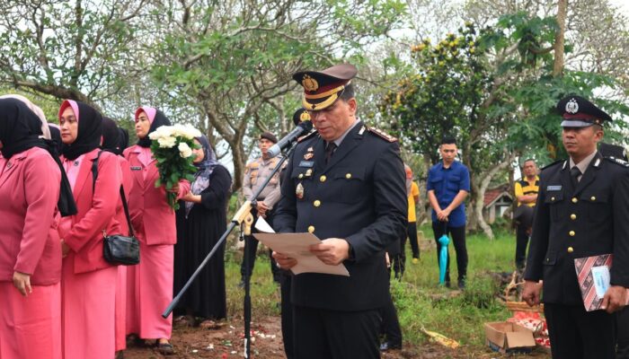 Polda Lampung Berduka: Kapolda Hadiri Upacara Pemakaman Bripka Anumerta Arya Supena yang Gugur Dalam Tugas