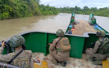 Satgas Ops Damai Cartenz Bersama Polres Yahukimo Jamin Keamanan Logistik Pasca Gangguan Kamtibmas di Perairan Yahukimo