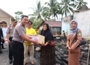 Polres Lebong Salurkan Bantuan Sosial kepada Korban Kebakaran