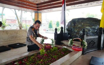 Jelang Hari Bhayangkara ke-80, Kapolri Jadikan Ziarah ke Makam Presiden RI Terdahulu Sebagai Momentum Refleksi Nilai Kebangsaan