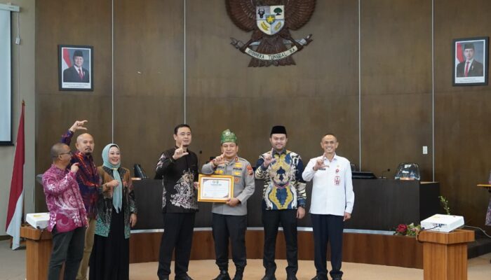 Polda Riau Raih Dua Penghargaan Keterbukaan Informasi Publik, Kapolda: Kado Istimewa Hari Bhayangkara ke-80