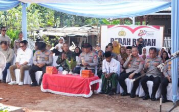Sambut Hari Bhayangkara ke-80, Polri Bedah 80 Rumah Layak Huni, Bapak Usin (85) Kini Miliki Rumah Baru Berpanel Surya