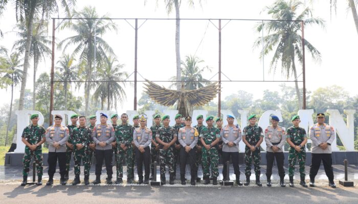 Pererat Sinergitas, Kapolda Bengkulu Jalin Silaturahmi dengan Kompi Senapan B Yonif 144/Jaya Yudha