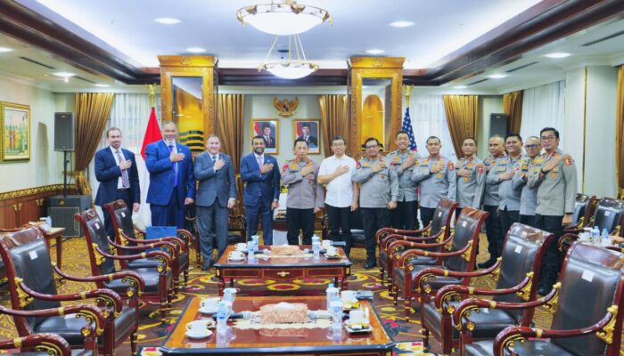 Kapolri Terima Audiensi Direktur FBI, Perkuat Kerja Sama Penanggulangan Kejahatan Transnasional