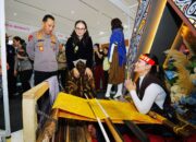 Kapolri Bersama Ketua Umum Bhayangkari Tinjau Bazar Kreasi Bhayangkari Nusantara 2026