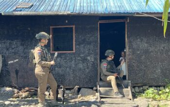 Patroli Jalan Kaki Satgas Ops Damai Cartenz-2026 Buka Ruang Dialog dengan Warga di Puncak Jaya