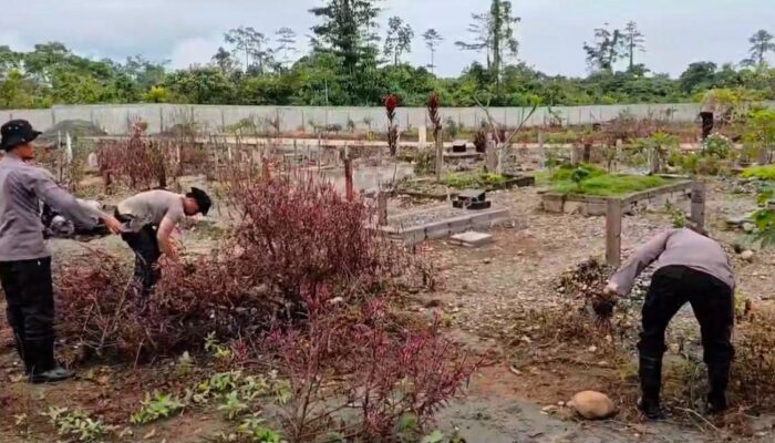 Gotong Royong Bersama Satgas Ops Damai Cartenz, Warga Mimika Rasakan Manfaat Akses Pemakaman yang Lebih Baik