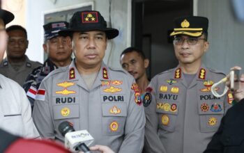 Terbang dengan Pesawat Khusus, Polri Kerahkan 10 K9 SAR Berpengalaman ke Flores, Misi Pencarian Korban