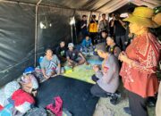 Polri Perkuat Penanganan Gempa NTT, Kapolri Tinjau Lokasi Terdampak dan Serahkan Bantuan