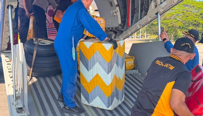 Polri Kembali Salurkan Bantuan Kemanusiaan bagi Warga Terdampak Gempa NTT