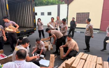 Polri Kirim Bantuan Logistik dan Oksigen untuk Dukung Penanganan Karhutla di Sejumlah Wilayah