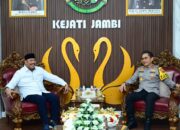 Kapolda Jambi Hadir Langsung ke Kejati, Sampaikan Ucapan Selamat Hari Lahir Kejaksaan RI