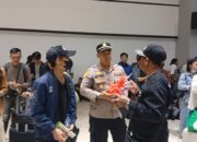 Polresta Bandara Soetta Bersama Stakeholder Berbagi Snack dan Minuman di Bandara Soetta