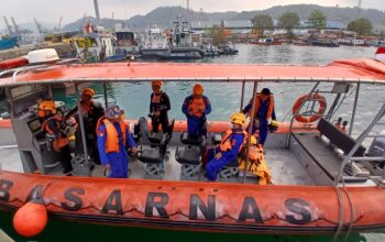 Polda Lampung Perkuat Pencarian 5 Wartawan dan 3 Kru Kapal yang Hilang Kontak di Selat Sunda