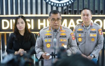 30 MIL LAUT DARI DARAT, HELIKOPTER POLRI EVAKUASI JENAZAH KORBAN KM VIRGO TRANSPORT 8