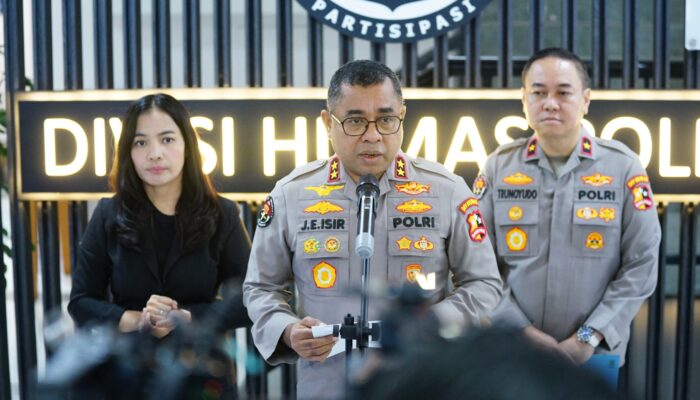 30 MIL LAUT DARI DARAT, HELIKOPTER POLRI EVAKUASI JENAZAH KORBAN KM VIRGO TRANSPORT 8