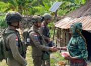 Warga Disapa, Anak-Anak Diajak Ceria: Patroli Humanis Satgas Damai Cartenz di Muara