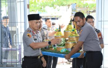 Peringati Hari Santri Nasional 2026, Kapolda Bengkulu Bersama Wakapolda dan PJU Serahkan Tumpeng ke Sejumlah Ponpes